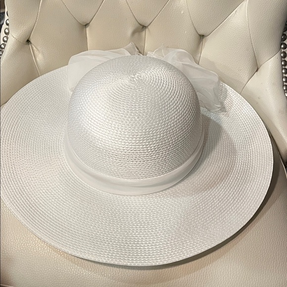Source Unknown White Women's Hat with Sheer Bow - Picture 2 of 3
